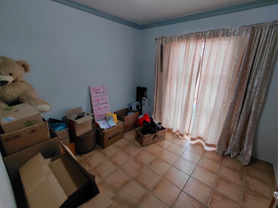 To Let 3 Bedroom Property for Rent in Randlespark North West